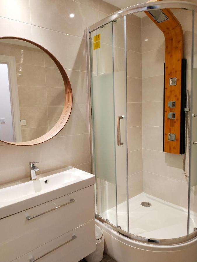 157m2, 4 Chambres, 4 Salles De Bains, 2 Wc, 2 Parkings En Hypercentre Apartment