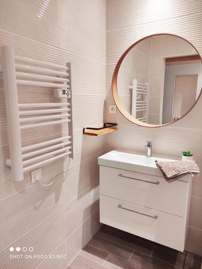 Apartment 157m2, 4 Chambres, 4 Salles De Bains, 2 Wc, 2 Parkings En Hypercentre Valence (Drome)