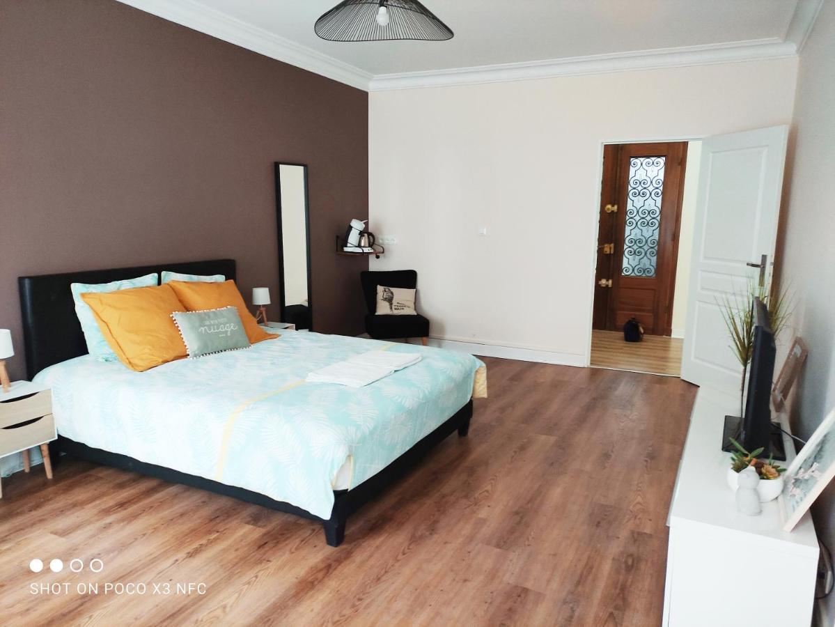 157m2, 4 Chambres, 4 Salles De Bains, 2 Wc, 2 Parkings En Hypercentre Valence (Drome)